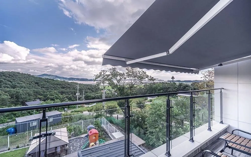 Ganghwa Maris Spa Pension Incheon Guest house