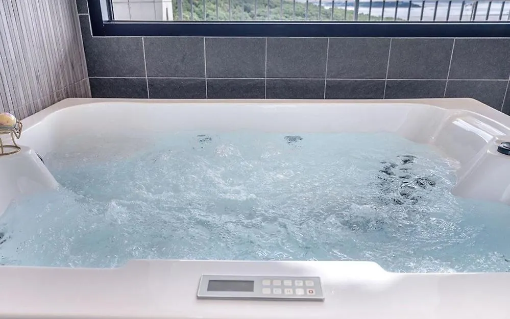 Ganghwa Maris Spa Pension Incheon 4*,