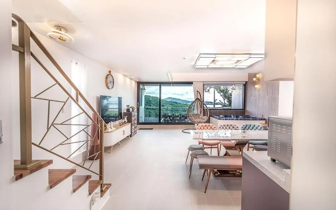 Ganghwa Maris Spa Pension Incheon Guest house